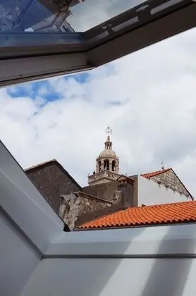 M & J Central Suites