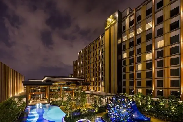 M Resort & Hotel