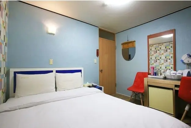 Motel M