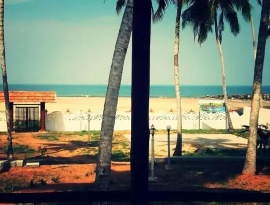 M R Beach & Cottages