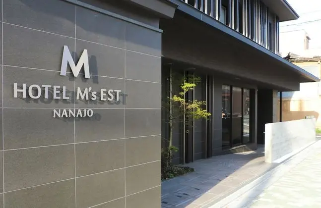 Hotel M′ s Est Nanajo
