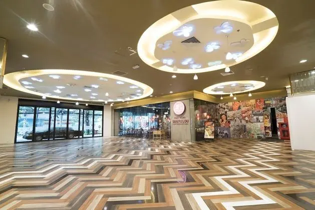 M Suites by S Home - Lobi