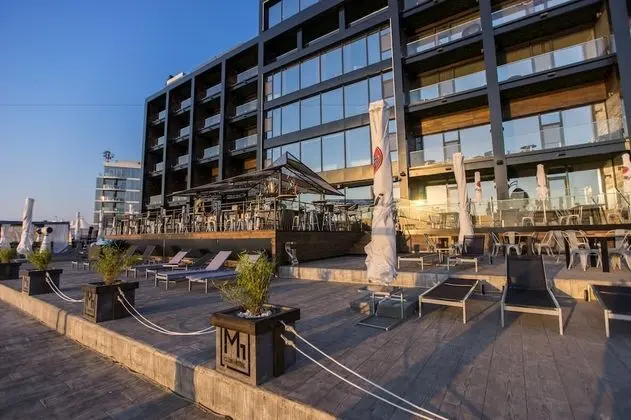 M1 Club Hotel - Dış Mekan