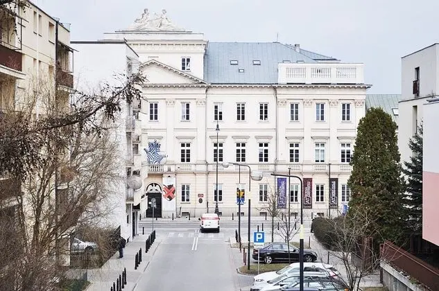 M11 Outstanding Apartment with Balcony