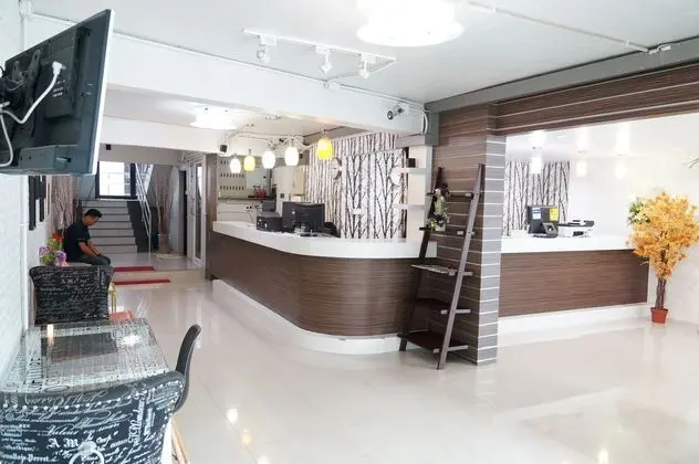 Ma Non Nont Hotel & Apartment - Lobi