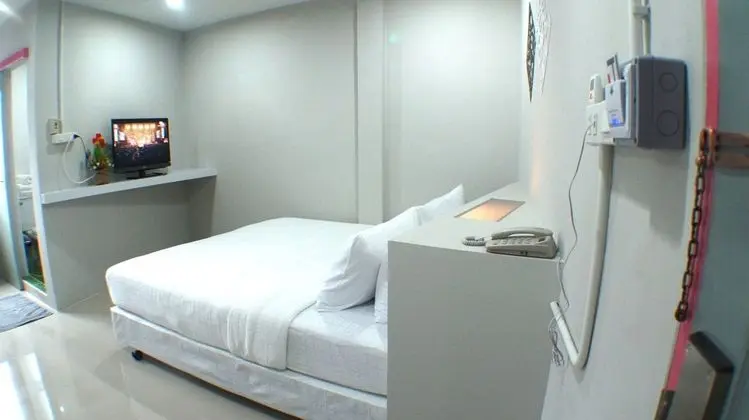 Ma Non Nont Hotel & Apartment - Oda