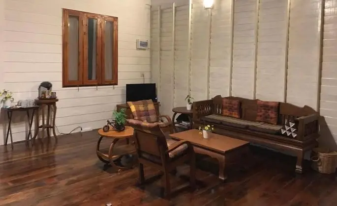 Maa Damnoen B&B - Lobi