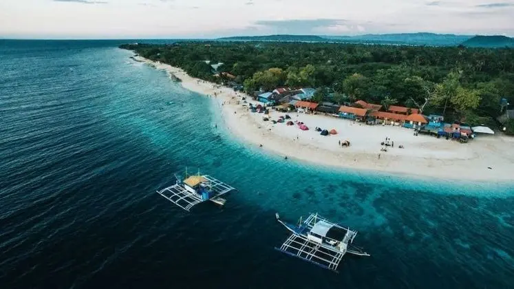 Maayong Hostel - Adults Only