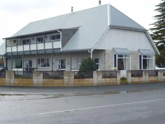 Mackenzie Lodge - Dış Mekan