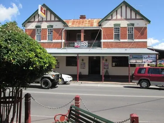 Maclean Hotel - 1