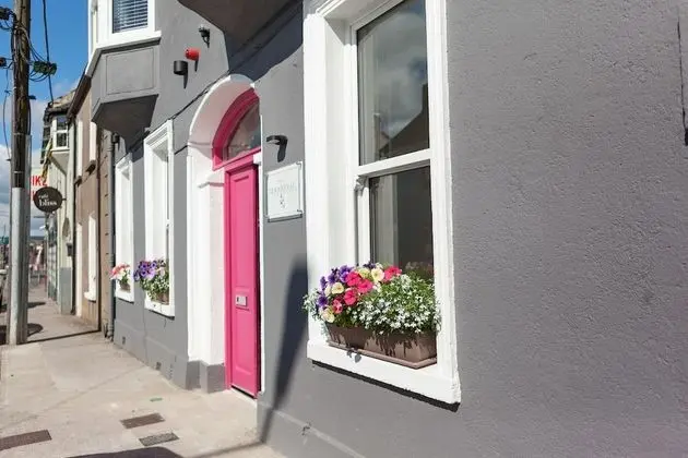Macs Townhouse - Dış Mekan