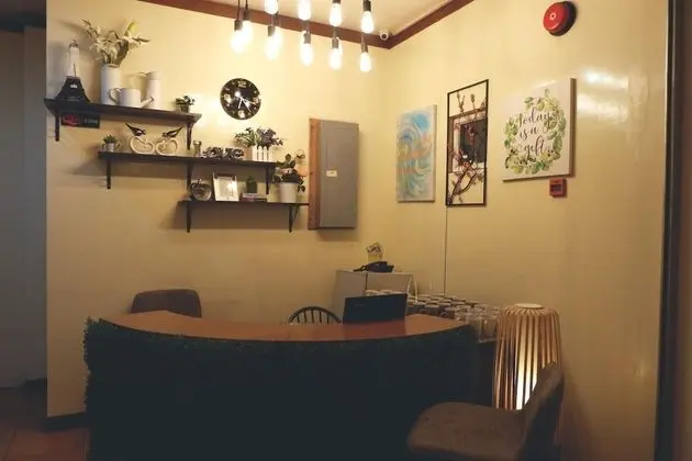 Mactan Cebu Waiting Lounge - Lobi