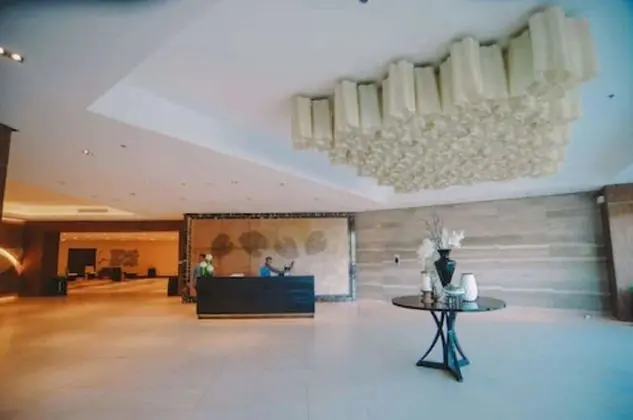 Mactan Newtown Condotel - Lobi