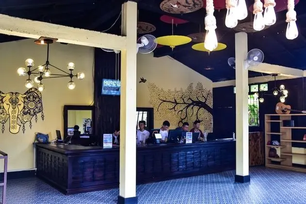 Mad Monkey Luang Prabang Hostel - Adults Only - Lobi