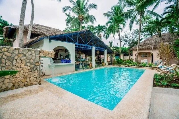 Mad Monkey Panglao