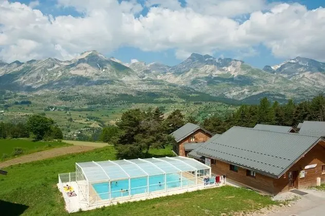 Madame Vacances Résidence La Crête du Berger - Havuz