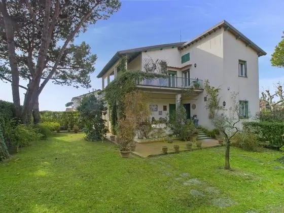 Madda Camaiore in Camaiore - Oda