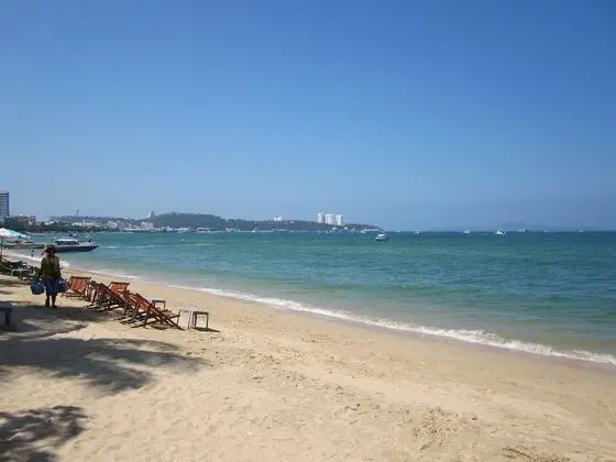 Madee Villa - Pattaya Holiday House Walking Street - Plaj