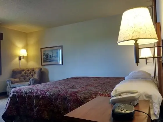 Madelia Hotel & Suites