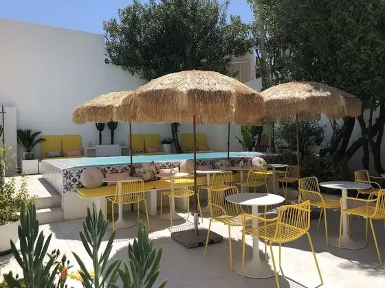 Hotel Mademoiselle - Havuz