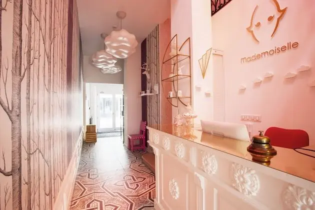 Hotel Mademoiselle - Lobi