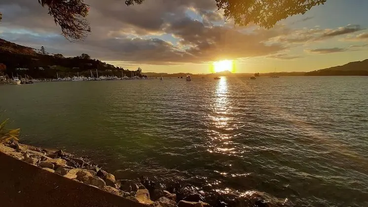 Madhuban - Waterfront in Whangaroa - Plaj