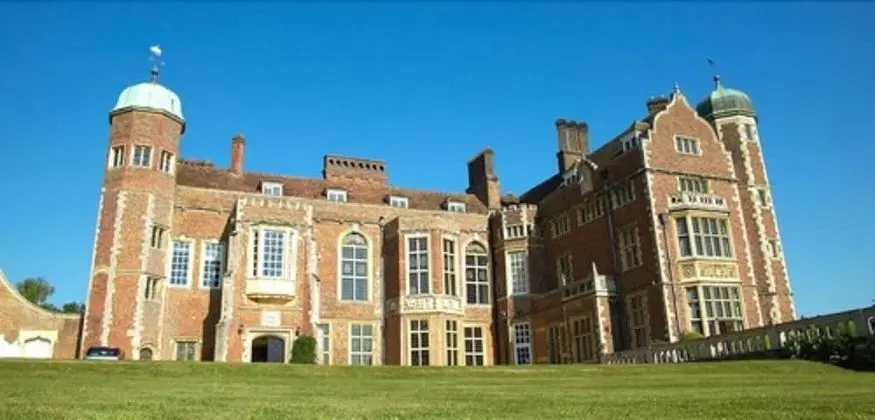 Madingley Hall - Dış Mekan