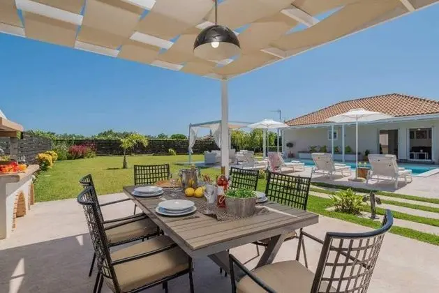 Madini Luxury villa with private Heated pool - Yerinde Yemek