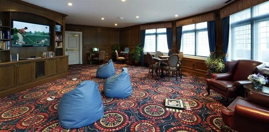 Madison Beach Hotel-Curio Collection By Hilton