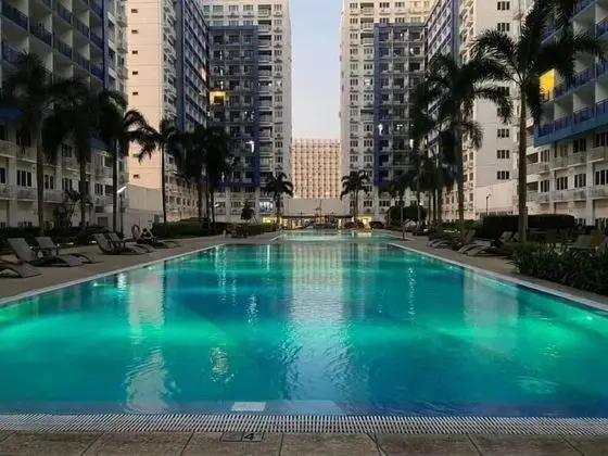 Madison Place At Sea Residences - Havuz