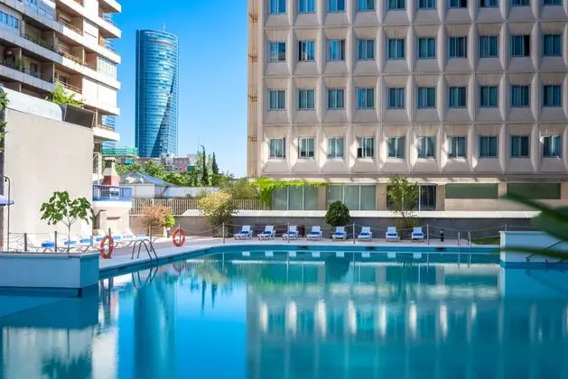 Hotel Madrid Chamartín - Havuz
