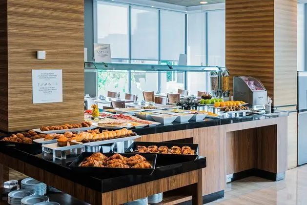 Hotel Madrid Chamartín - Yeme / İçme