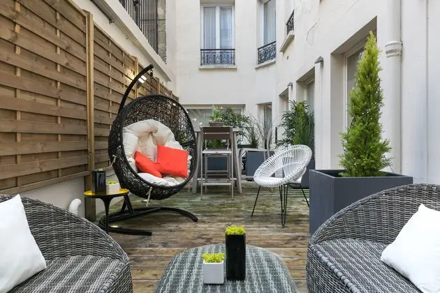 Hotel Magenta 38 by HappyCulture