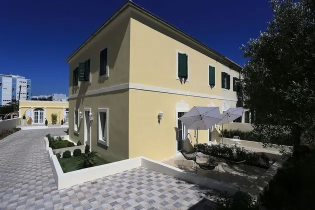 Villa Maggie