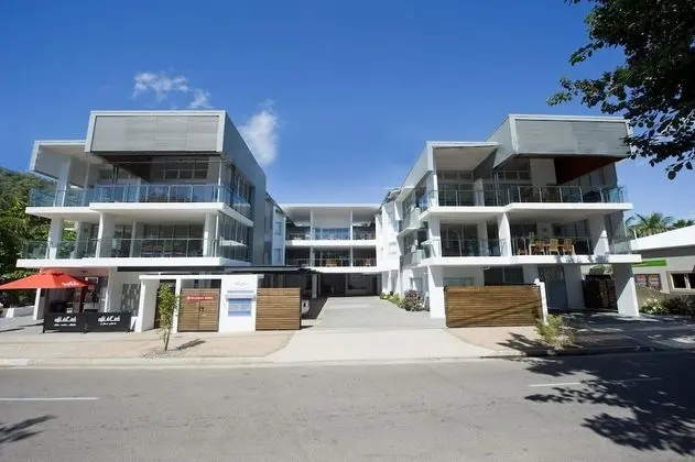 Maggies Beachfront Apt. 12 - Dış Mekan