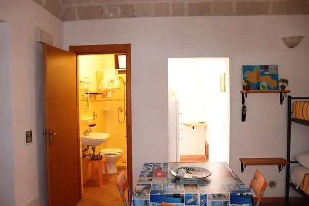 Magical Holidays in a Dammuso in Favignana Immersed in a Wonderful Pine Forest - İç Mekan