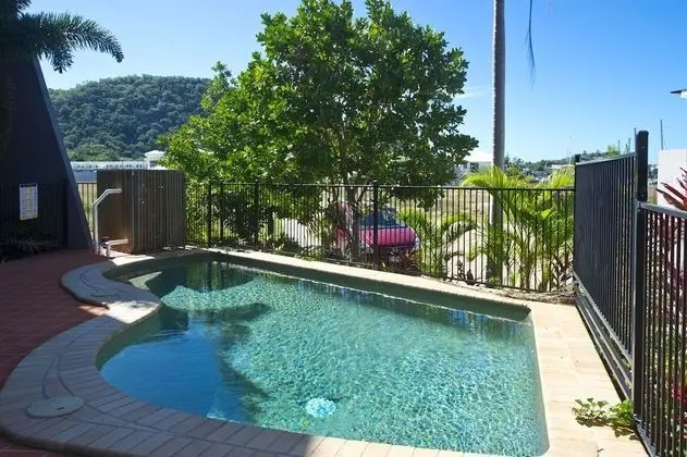 Magnetic Docks Townhouse 9 - Havuz