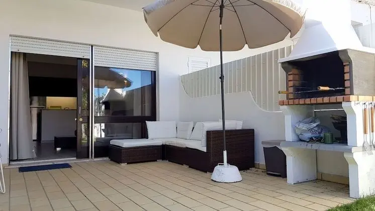 Magnific Studio with a cozy garden