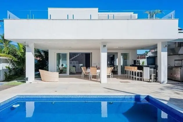 Magnífica Mansão à 50m da praia de Barequeçaba para até 18 pessoas