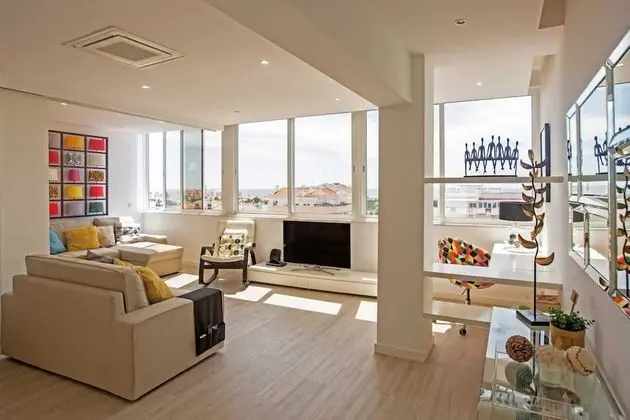 Magnificent 1 Bedroom Apartment With Views Over The Ocean - Oda Düzeni