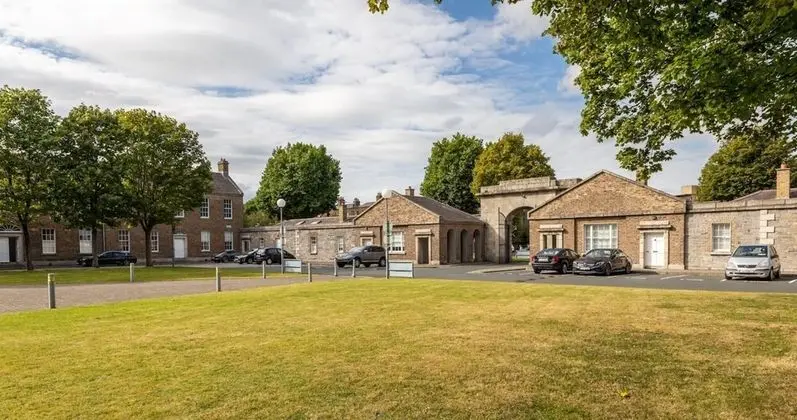 Magnificent 2 Bedroom Flat in Historic Army Barracks