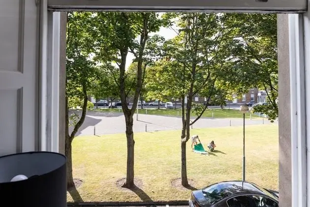 Magnificent 2 Bedroom Flat in Historic Army Barracks - Dış Mekan