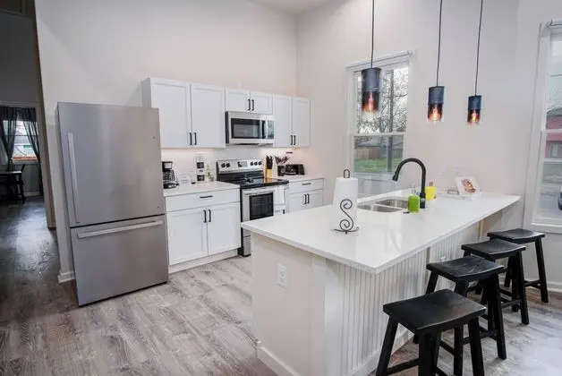 Magnificent 4BR Near Famous Riverwalk and Downtown - Mutfak