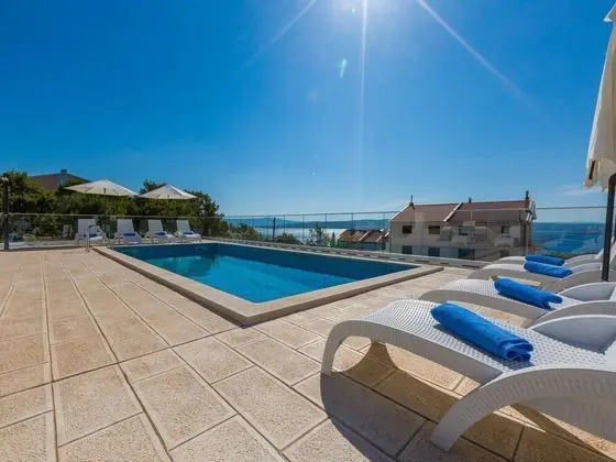 Magnificent Villa in Dramalj With Swimming Pool - Havuz