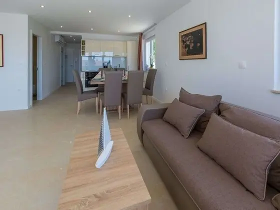 Magnificent Villa in Dramalj With Swimming Pool - Mutfak