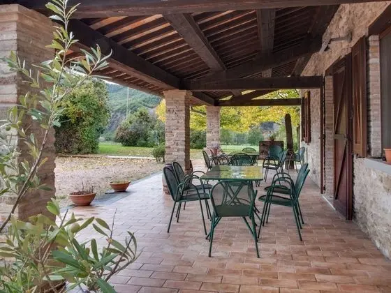 Magnificent Farmhouse in Sant'angelo in Vado With Garden