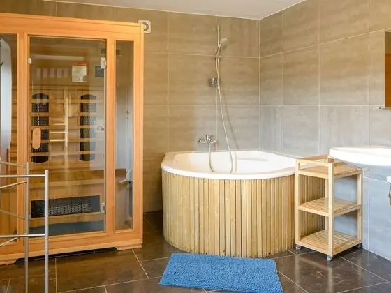 Magnificent Holiday Home in Manhay With Fenced Garden - Spa