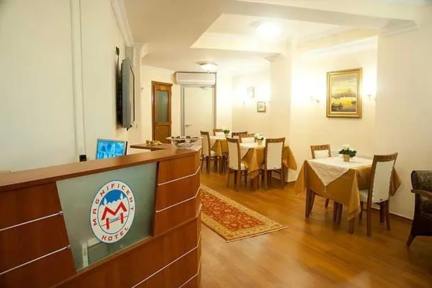 Magnificent Hotel - Lobi