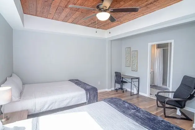 Magnificent Large Home Near Downtown - Oda