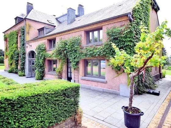 Magnificent Luxury Chateau in Vast Garden with Sauna & Hot Tubs